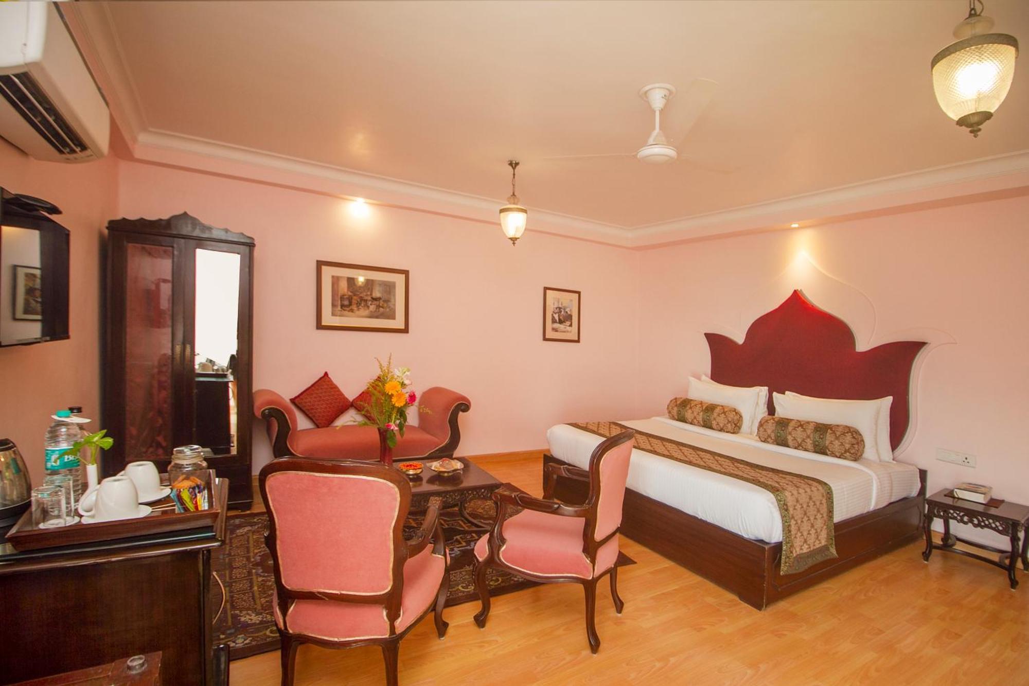 Hotel Amritara Suryauday Haveli Varanasi Exterior foto
