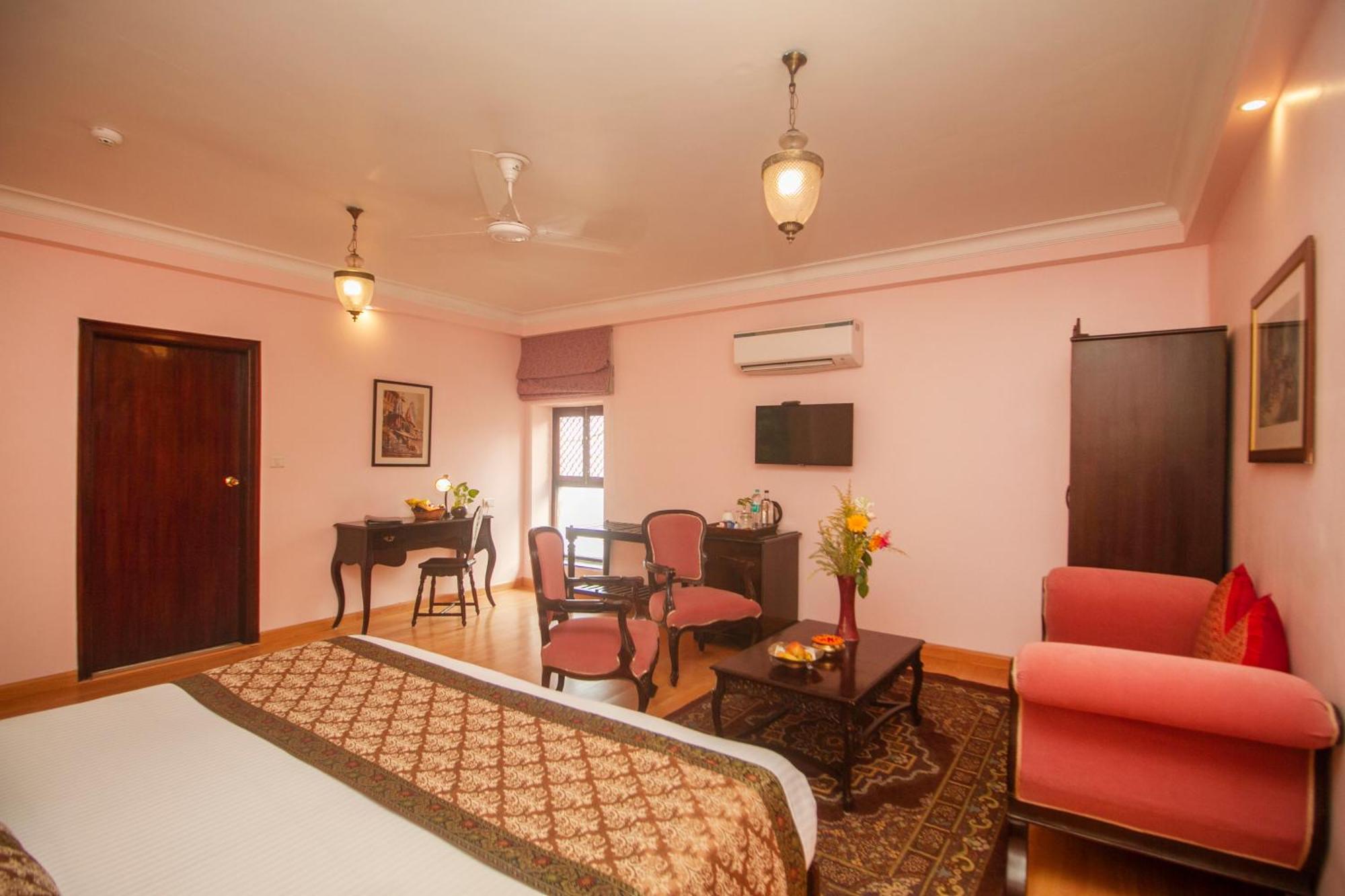 Hotel Amritara Suryauday Haveli Varanasi Exterior foto