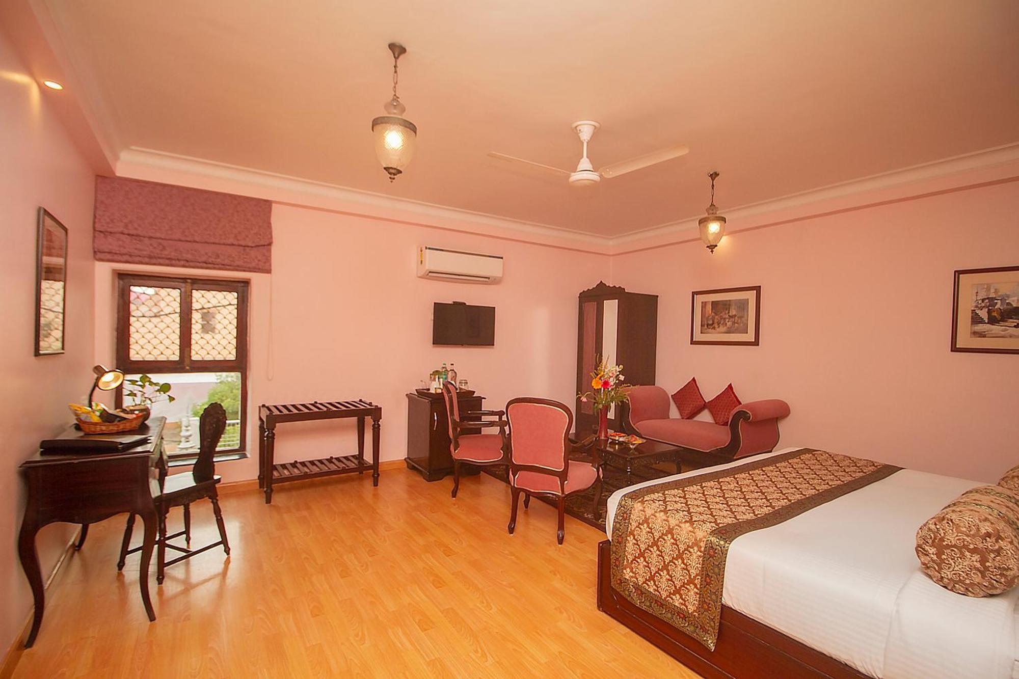 Hotel Amritara Suryauday Haveli Varanasi Exterior foto