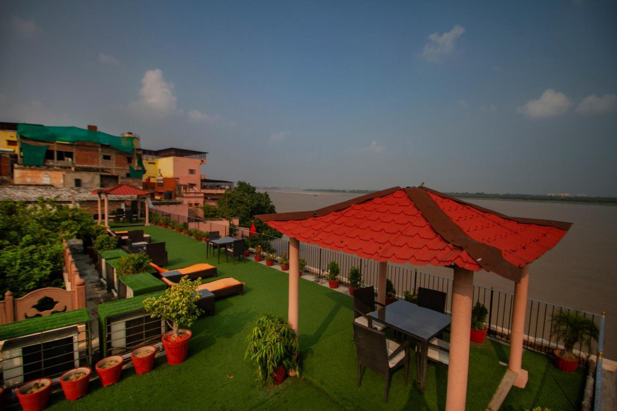 Hotel Amritara Suryauday Haveli Varanasi Exterior foto