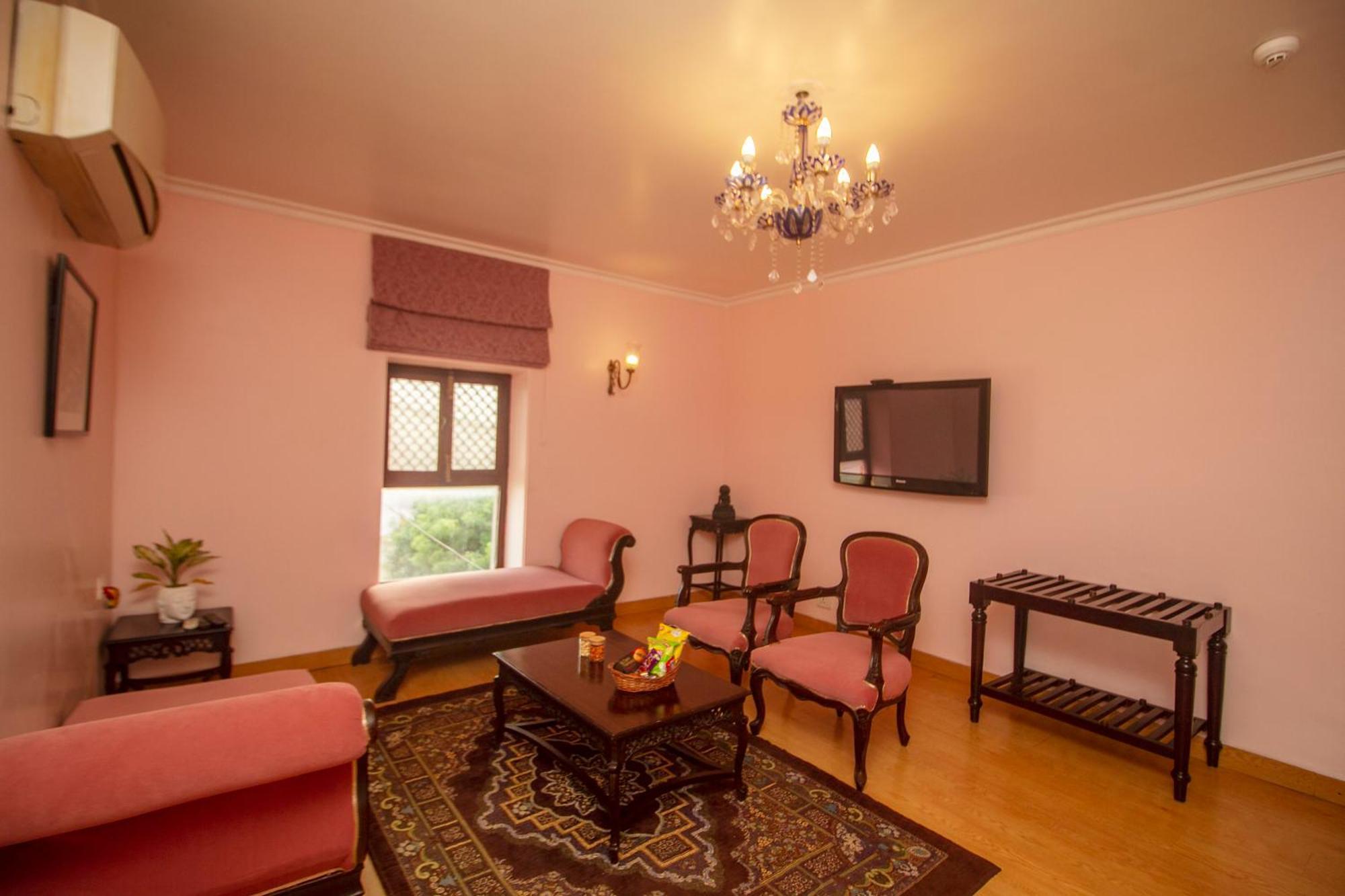 Hotel Amritara Suryauday Haveli Varanasi Exterior foto