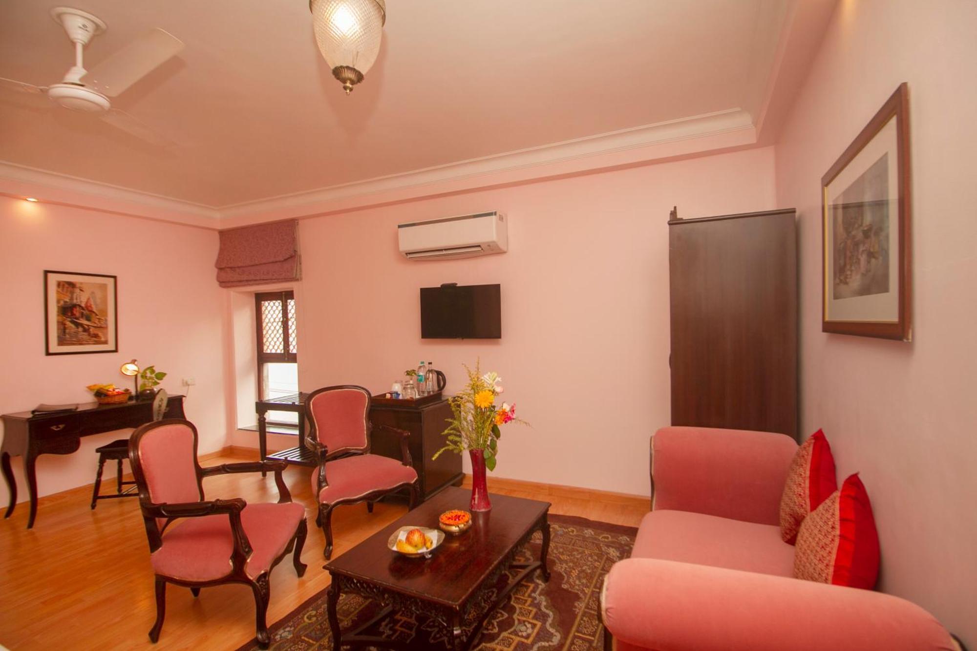 Hotel Amritara Suryauday Haveli Varanasi Exterior foto