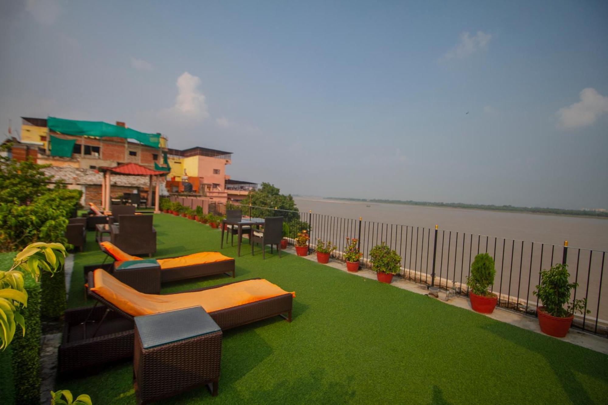 Hotel Amritara Suryauday Haveli Varanasi Exterior foto