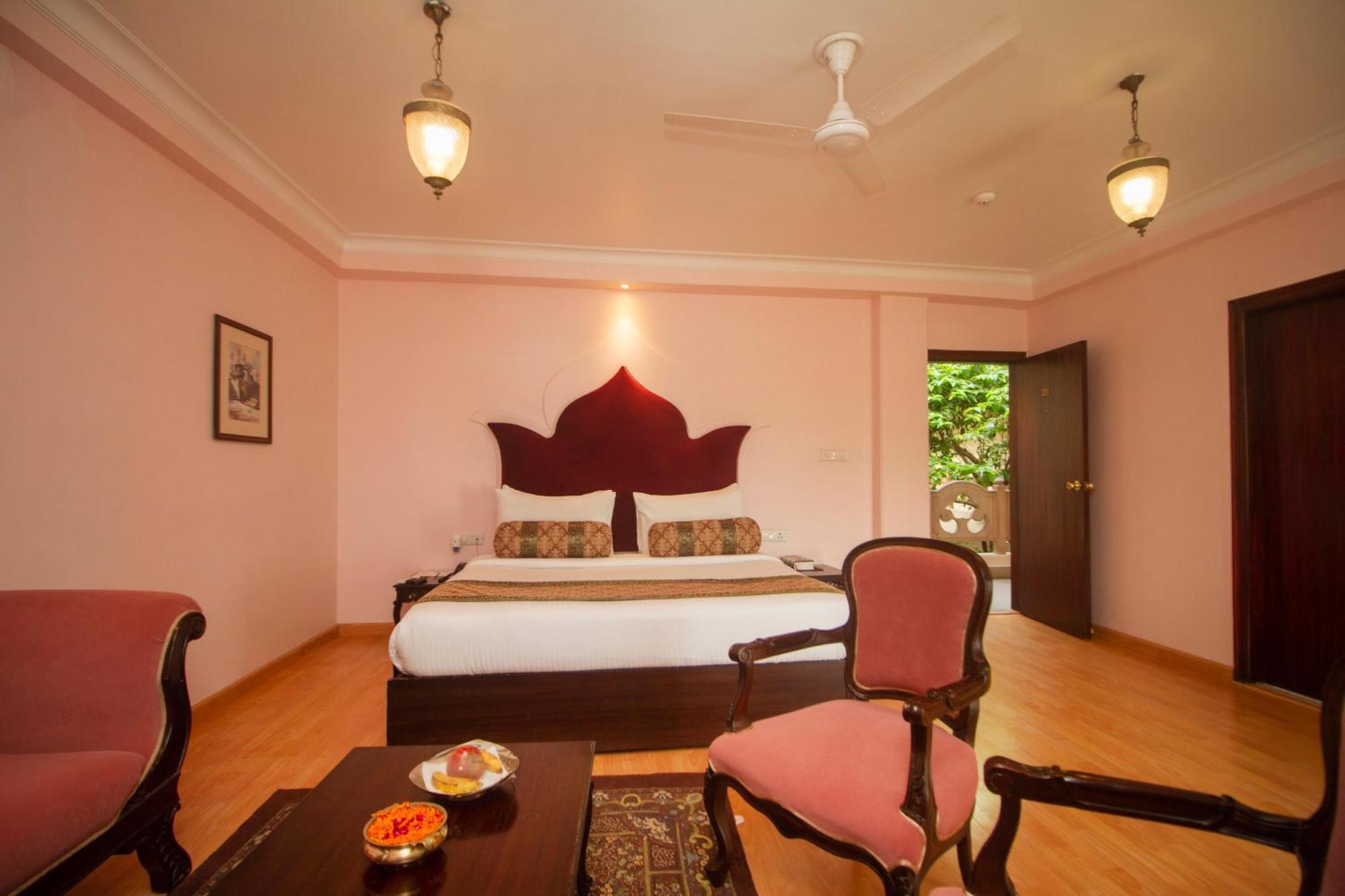 Hotel Amritara Suryauday Haveli Varanasi Exterior foto