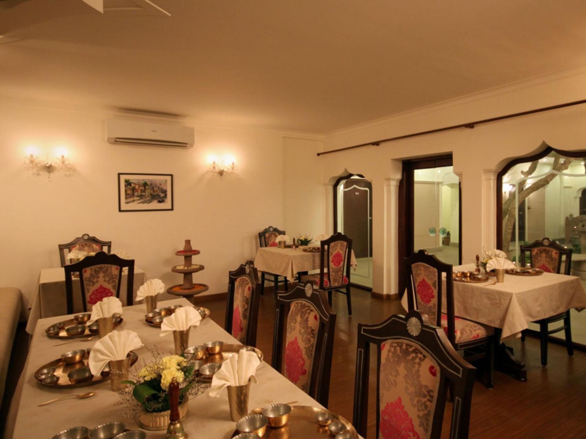 Hotel Amritara Suryauday Haveli Varanasi Exterior foto