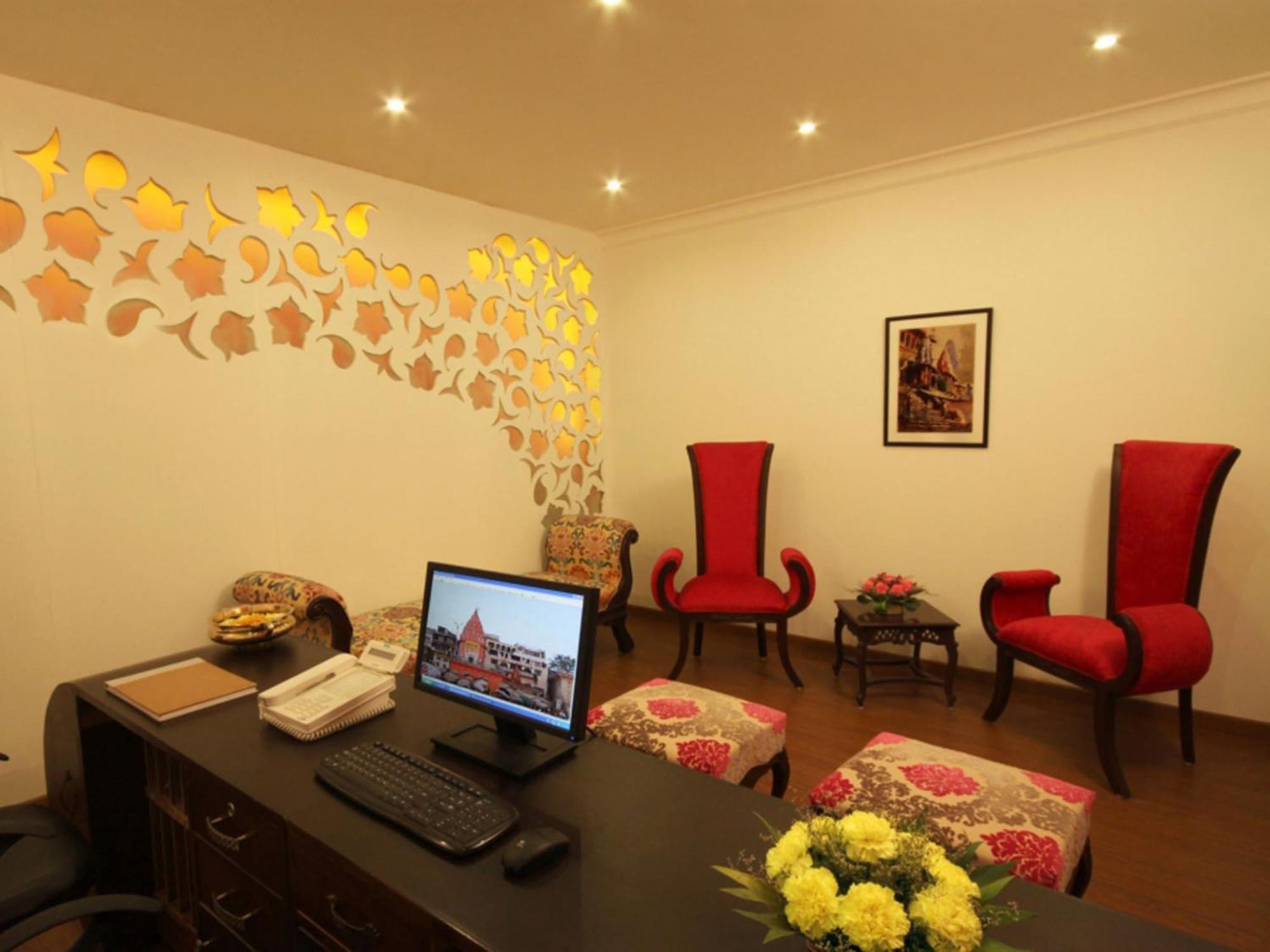 Hotel Amritara Suryauday Haveli Varanasi Exterior foto